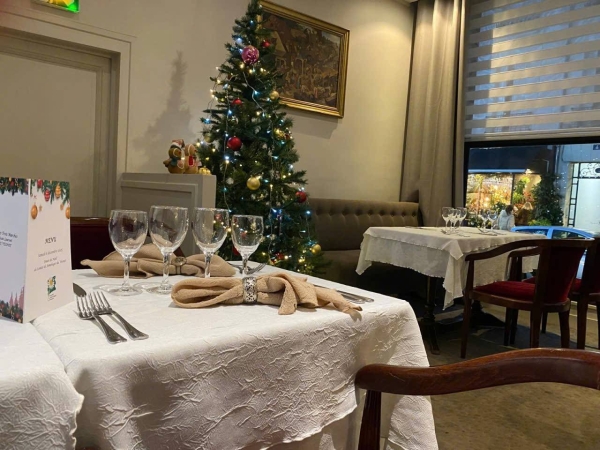 L'Auberge Des Trois Marches - Restaurant Le Vésinet - restaurant sympa LE VESINET