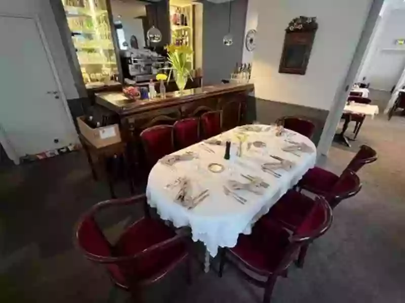 Privatisation - L'Auberge Des Trois Marches - restaurant LE VESINET - Restaurant Malmaison